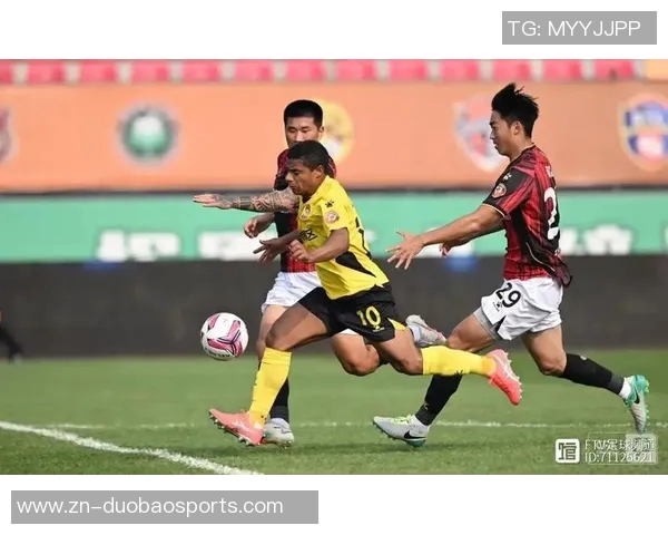 南通支云足球队奋勇拼搏努力争取新赛季佳绩与荣耀